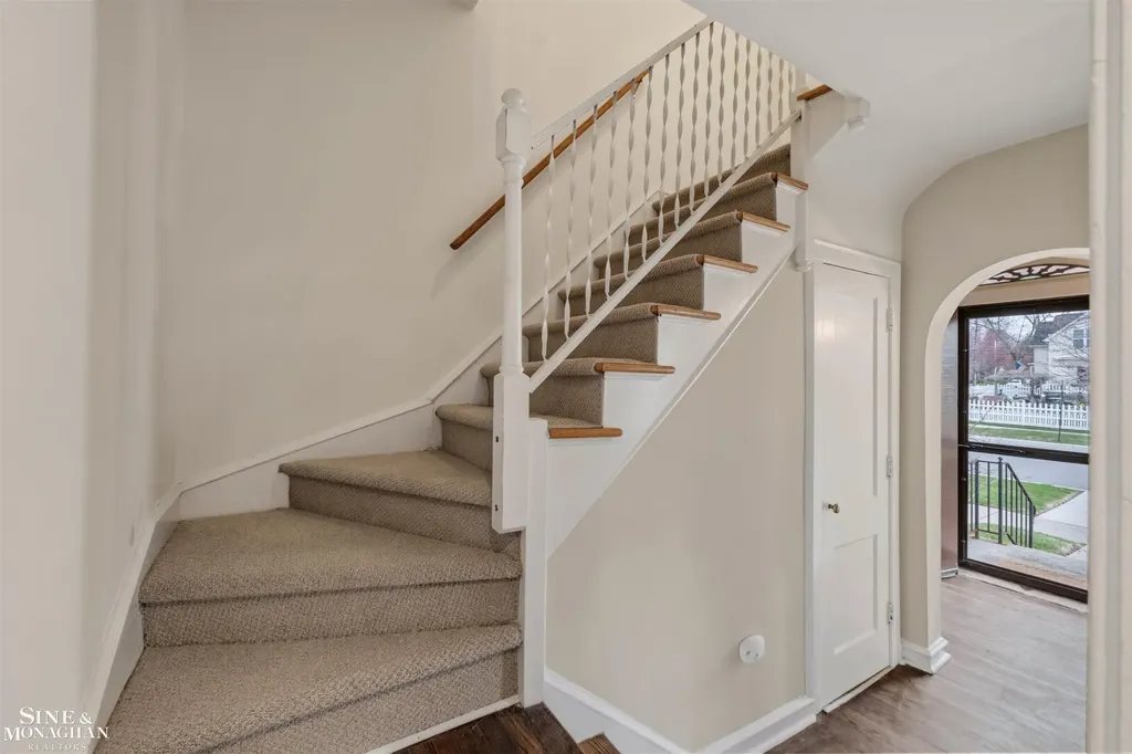 377 Rivard Boulevard Grosse Pointe City MI 48230