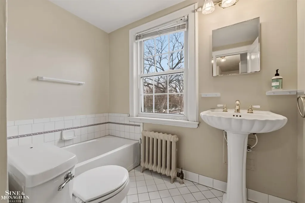 377 Rivard Boulevard Grosse Pointe City MI 48230