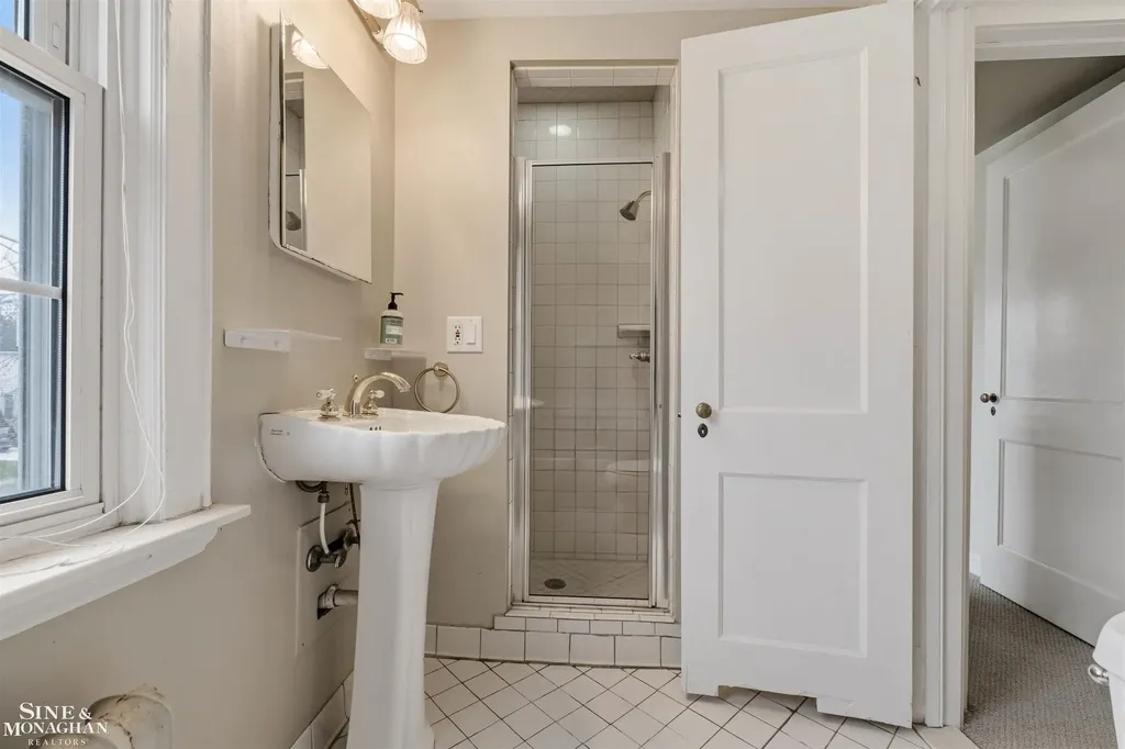 377 Rivard Boulevard Grosse Pointe City MI 48230