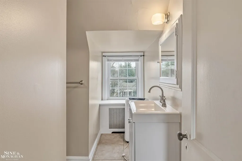 377 Rivard Boulevard Grosse Pointe City MI 48230