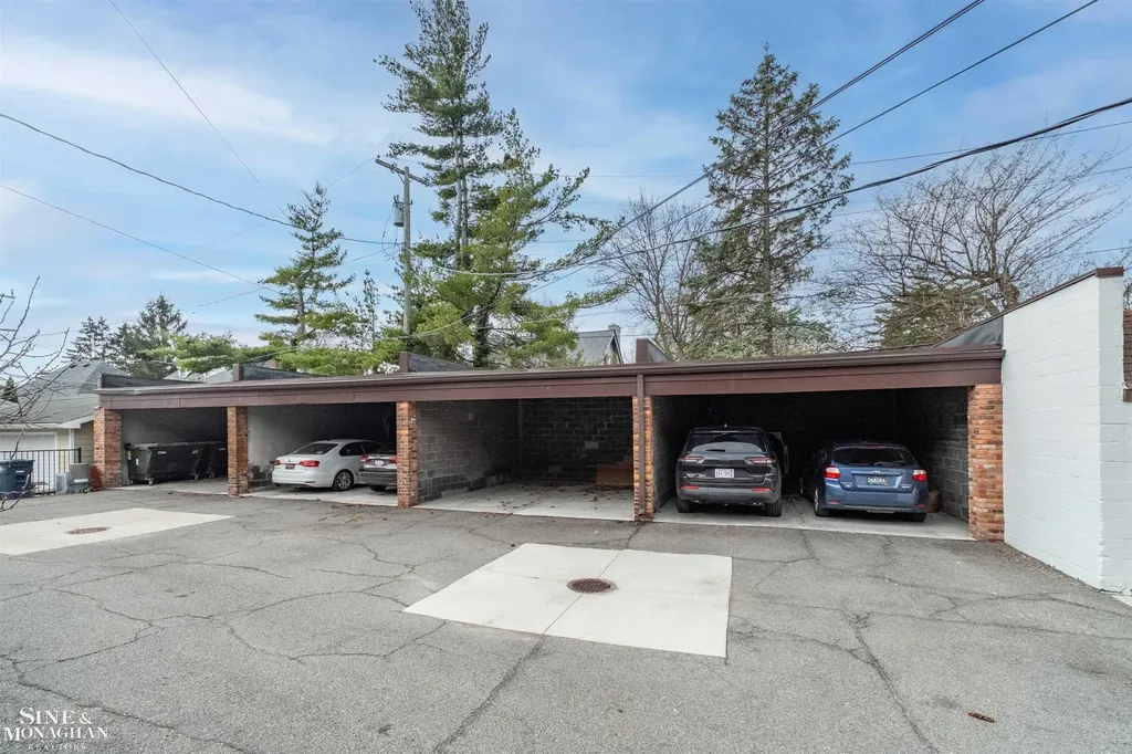 377 Rivard Boulevard Grosse Pointe City MI 48230