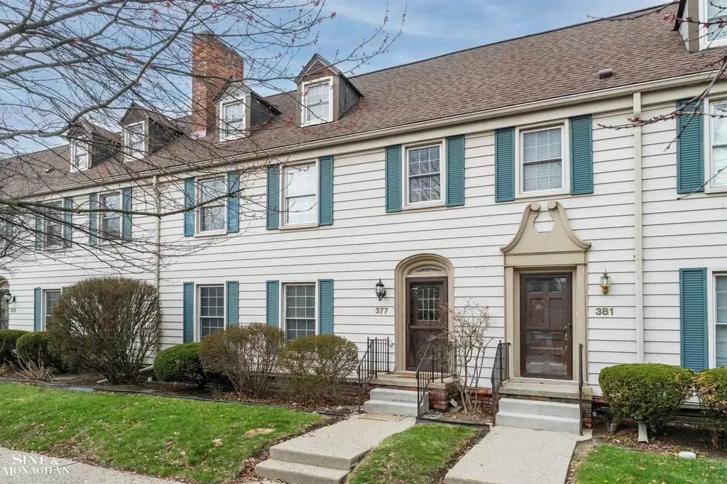 377 Rivard Boulevard Grosse Pointe City MI 48230
