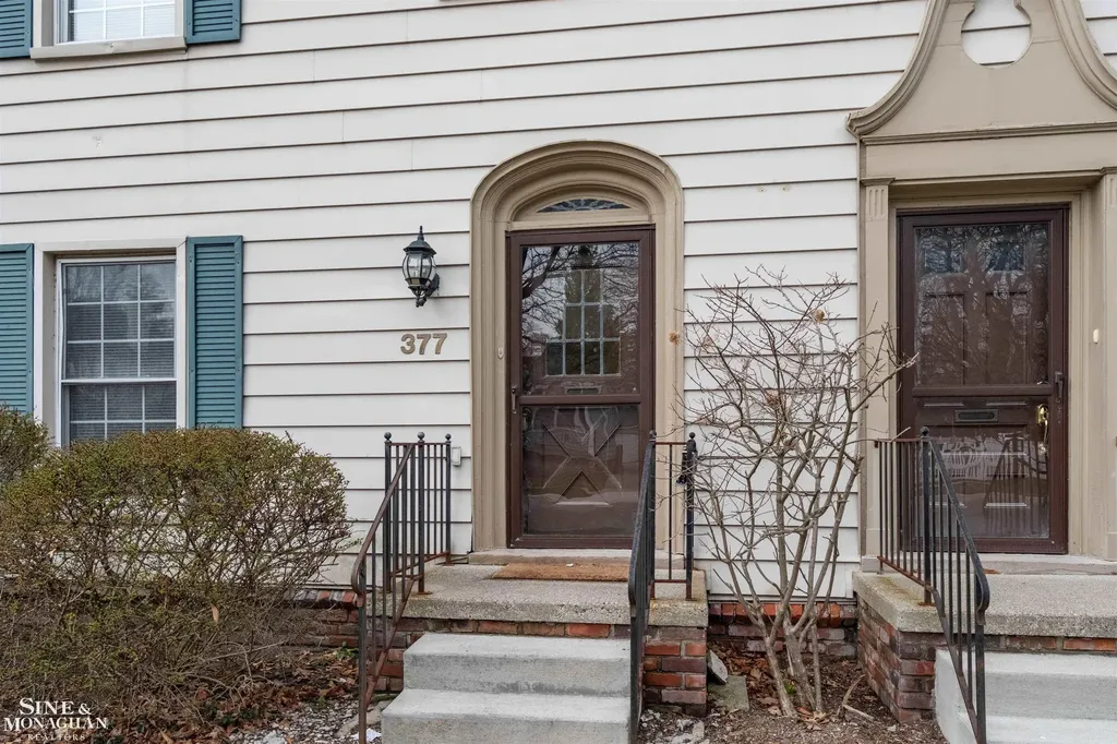 377 Rivard Boulevard Grosse Pointe City MI 48230