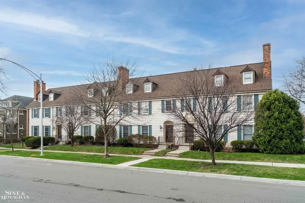 377 Rivard Boulevard Grosse Pointe City MI 48230