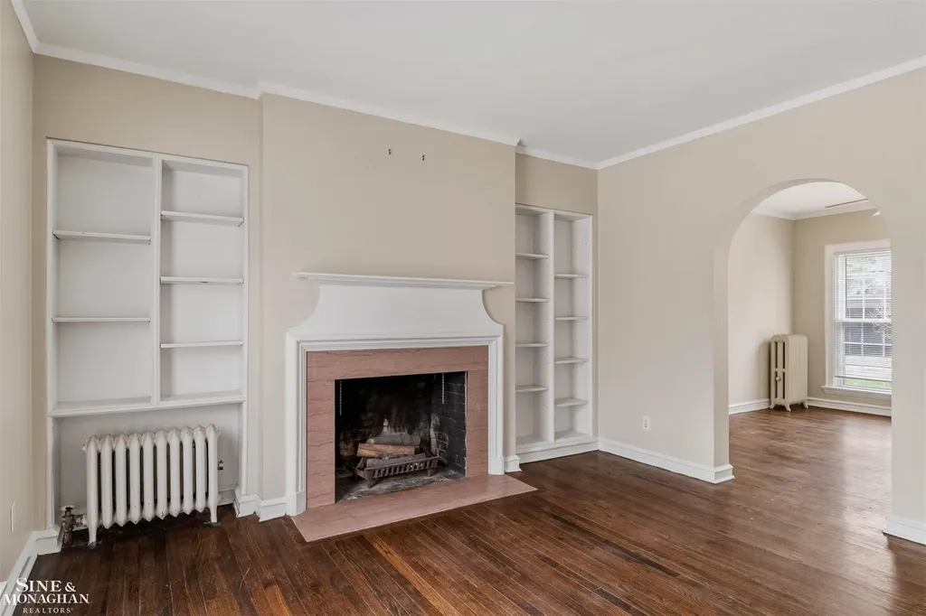 377 Rivard Boulevard Grosse Pointe City MI 48230