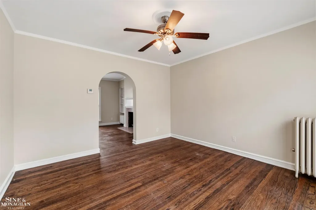377 Rivard Boulevard Grosse Pointe City MI 48230