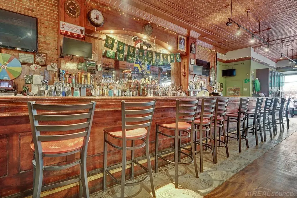 210 Huron Ave. Avenue Port Huron City MI 48060