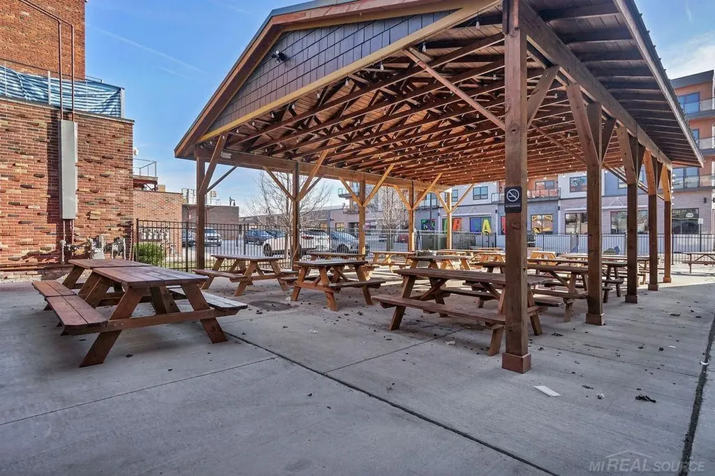 210 Huron Ave. Avenue Port Huron City MI 48060