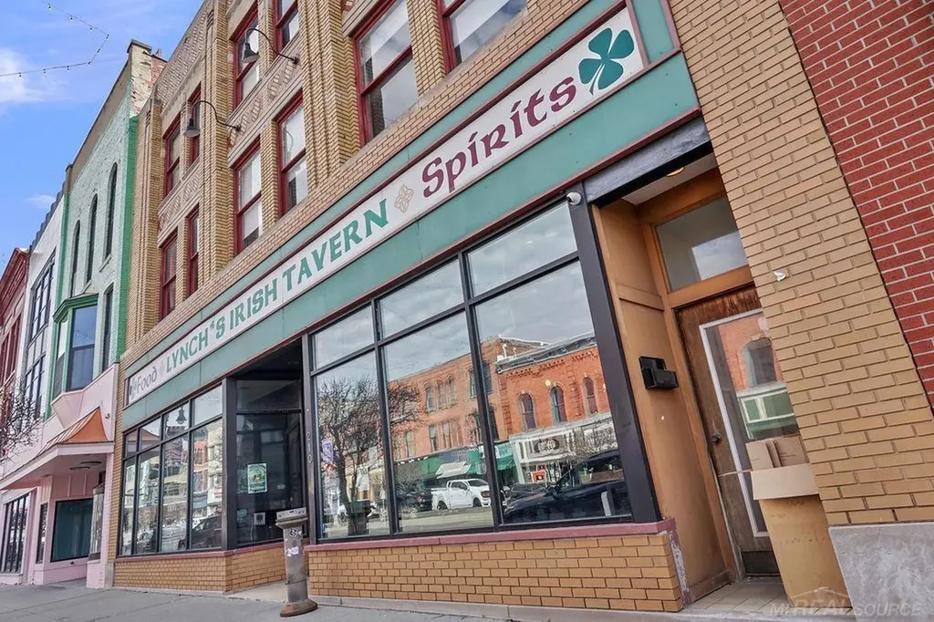 210 Huron Ave. Avenue Port Huron City MI 48060