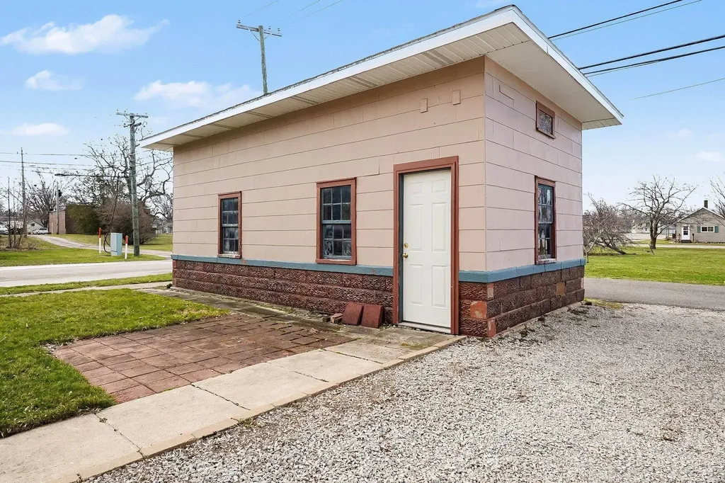 138 E Main Street Sebewaing Village MI 48759