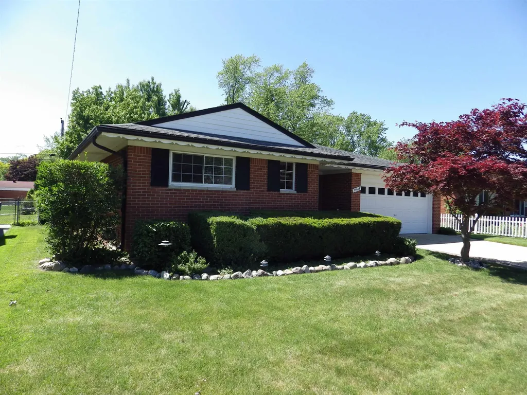 29619 Pinto Drive Warren City MI 48093