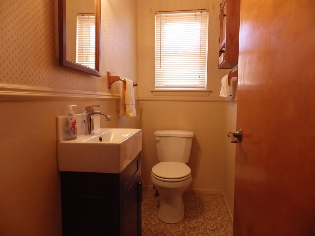 29619 Pinto Drive Warren City MI 48093