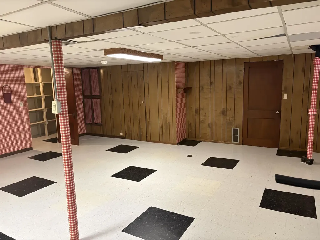 29619 Pinto Drive Warren City MI 48093