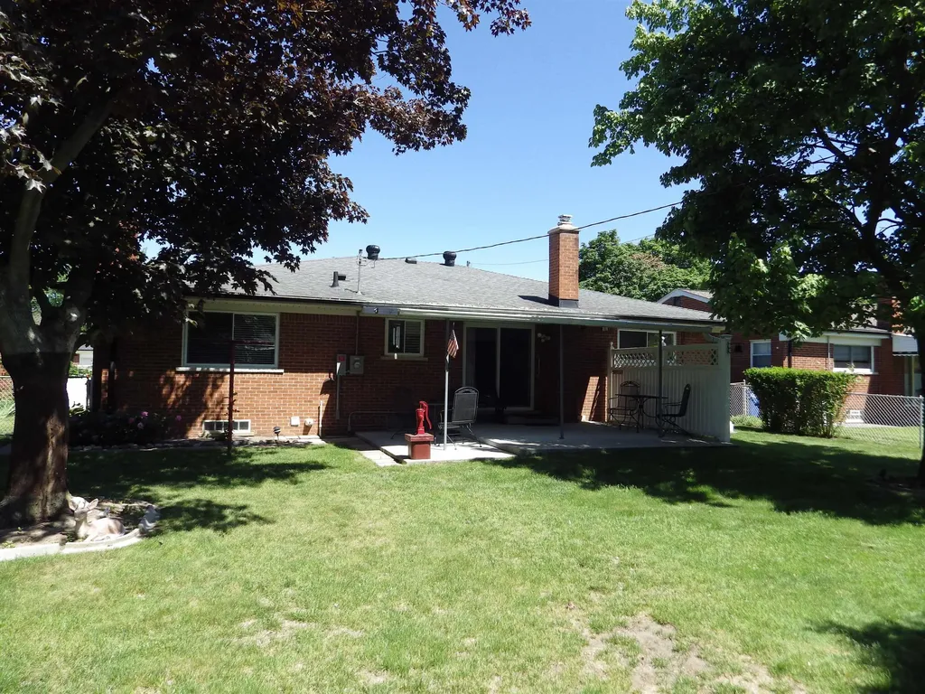 29619 Pinto Drive Warren City MI 48093