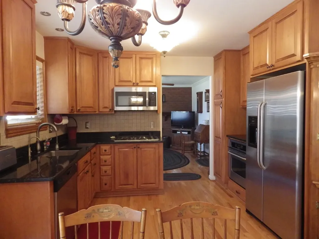 29619 Pinto Drive Warren City MI 48093