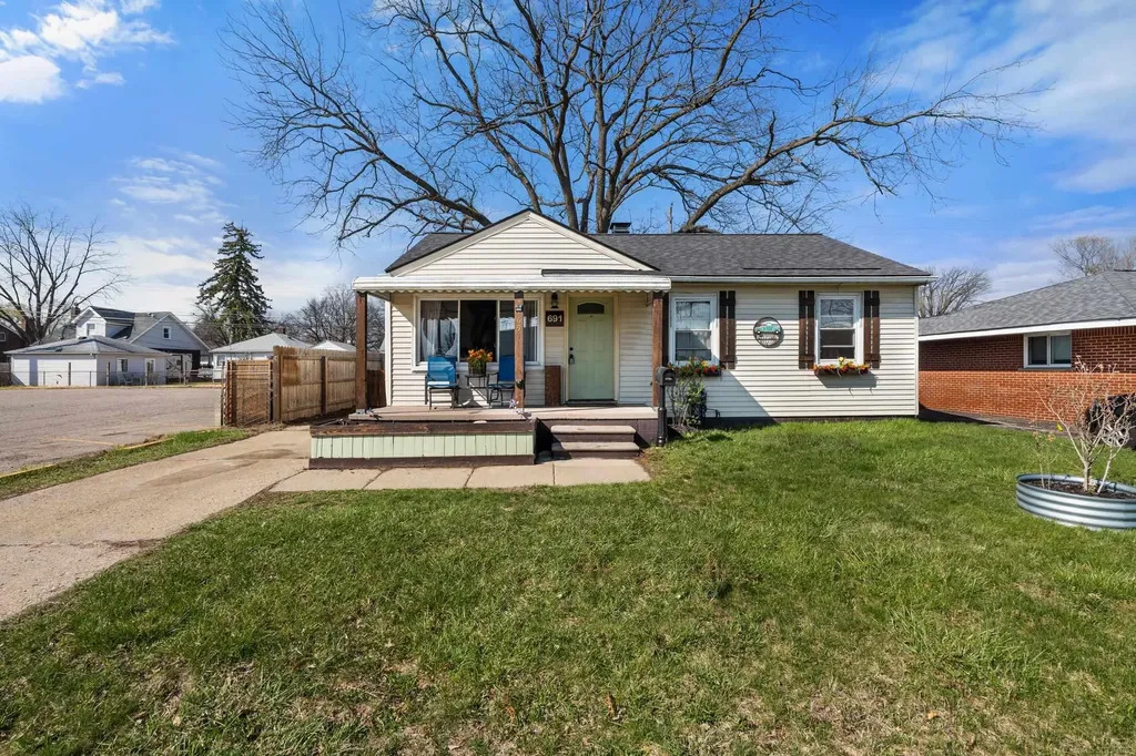 691 E Bennett Avenue Ferndale City MI 48220