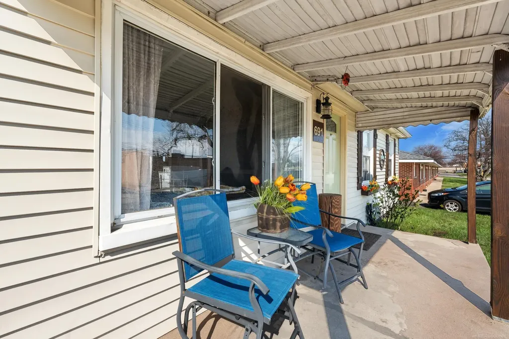 691 E Bennett Avenue Ferndale City MI 48220