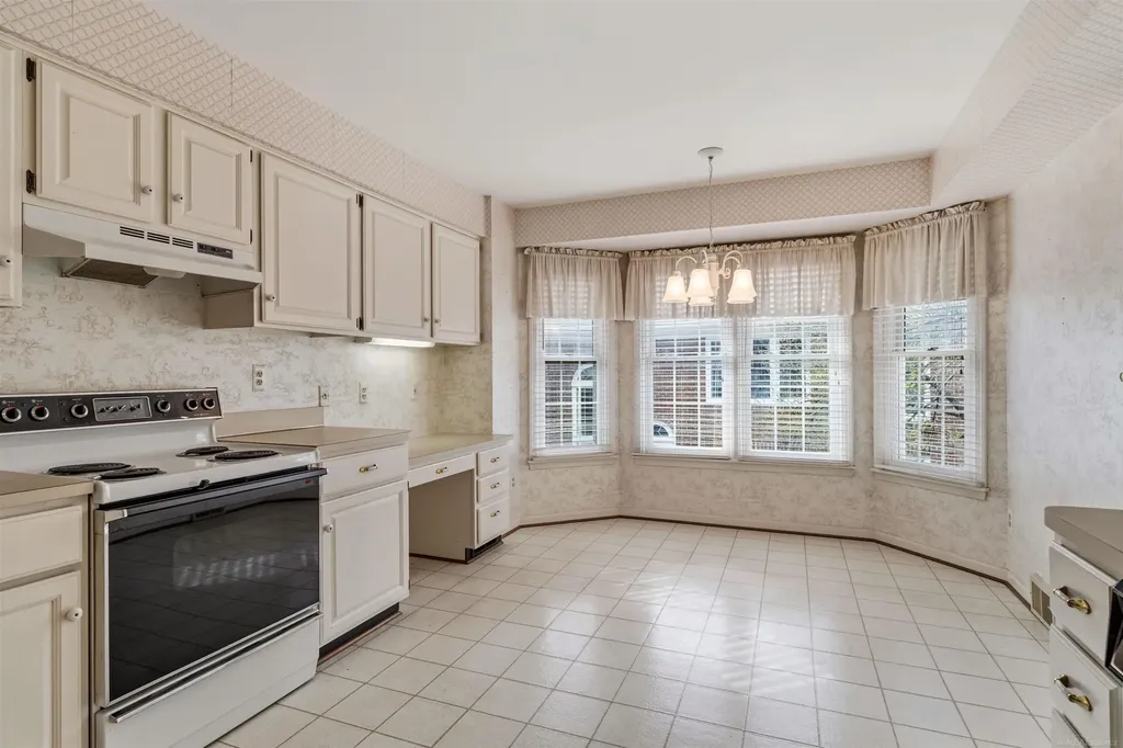 172 Windwood Pointe Avenue St. Clair Shores City MI 48080
