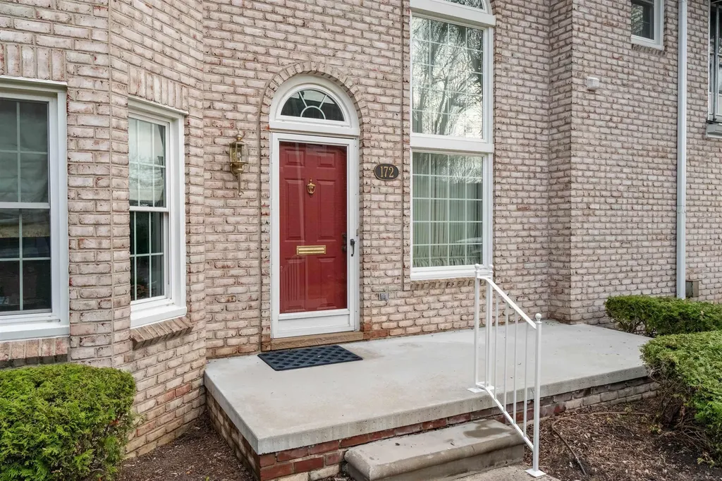 172 Windwood Pointe Avenue St. Clair Shores City MI 48080