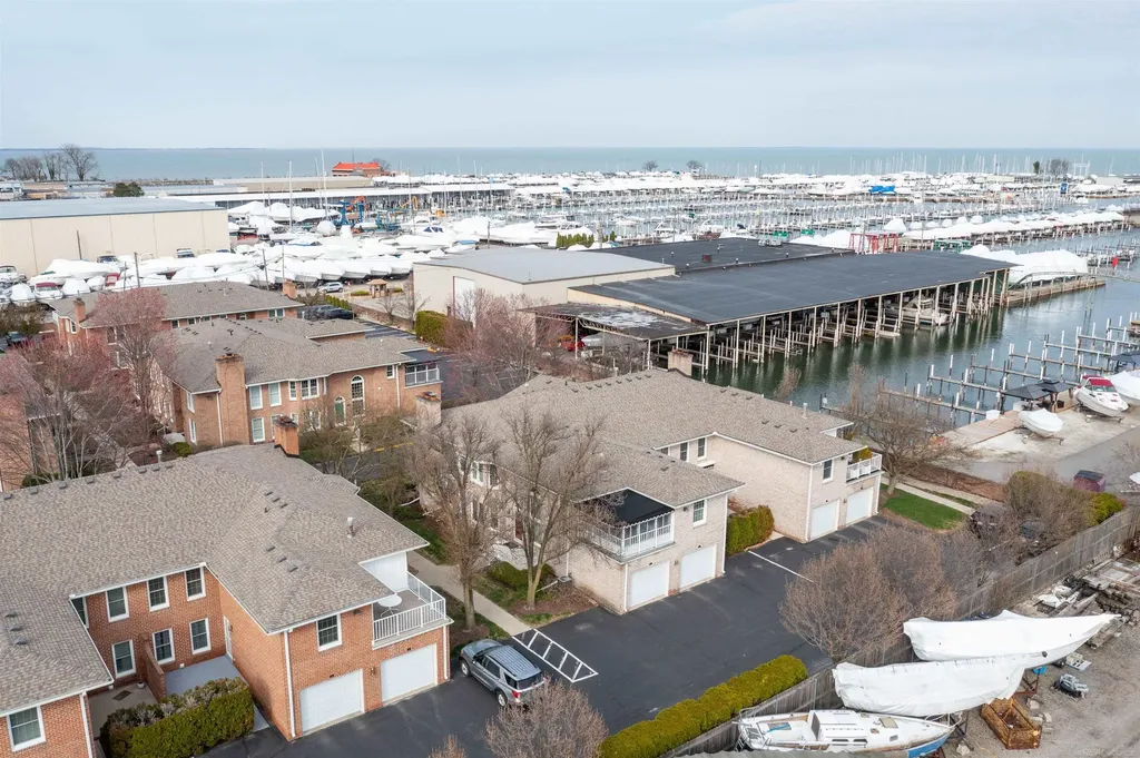 172 Windwood Pointe Avenue St. Clair Shores City MI 48080