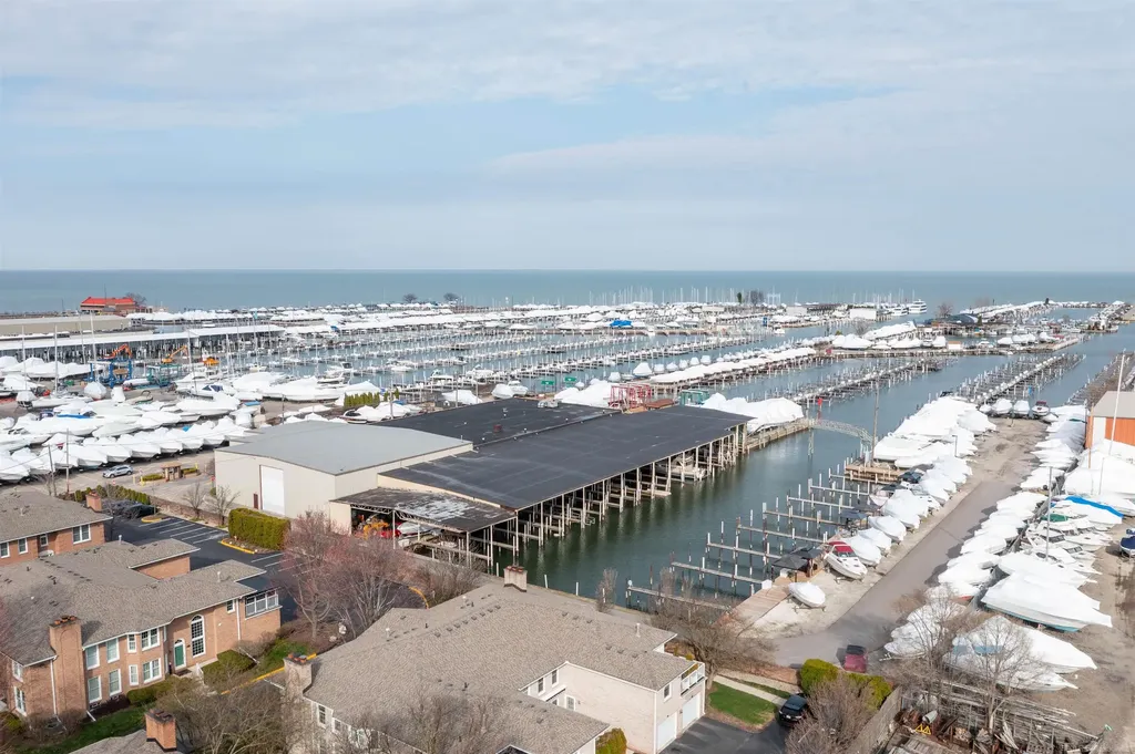 172 Windwood Pointe Avenue St. Clair Shores City MI 48080