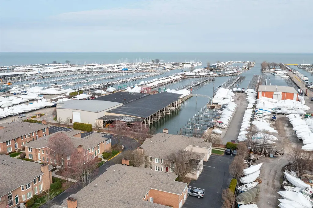 172 Windwood Pointe Avenue St. Clair Shores City MI 48080