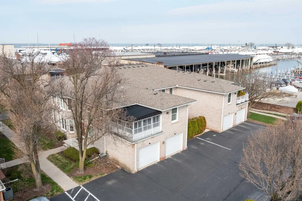 172 Windwood Pointe Avenue St. Clair Shores City MI 48080
