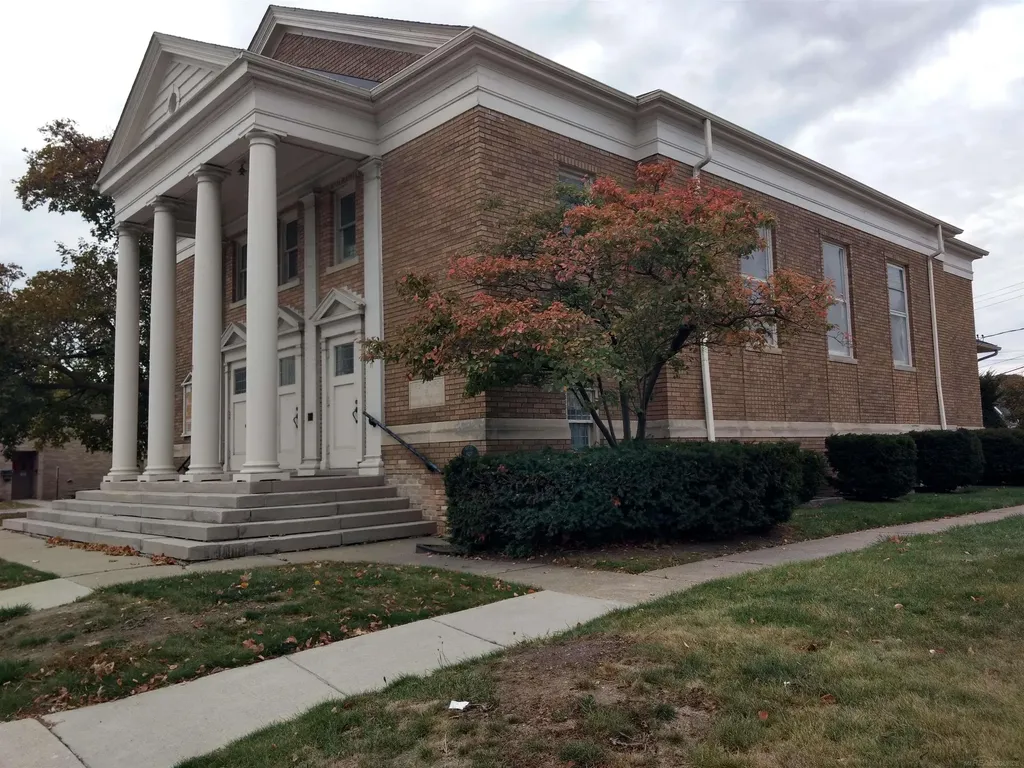 71 S Washington Boulevard Oxford Village MI 48371