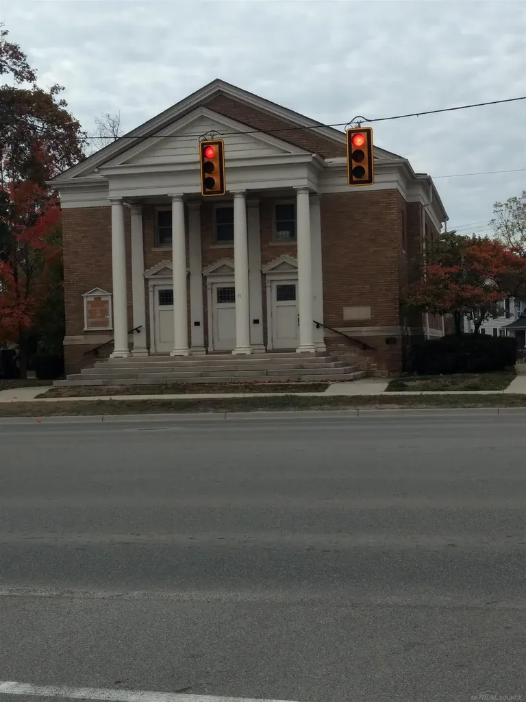 71 S Washington Boulevard Oxford Village MI 48371
