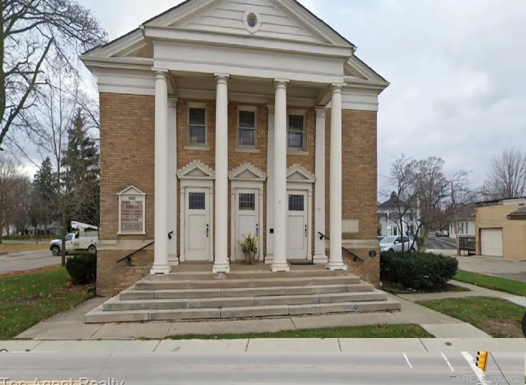 71 S Washington Boulevard Oxford Village MI 48371