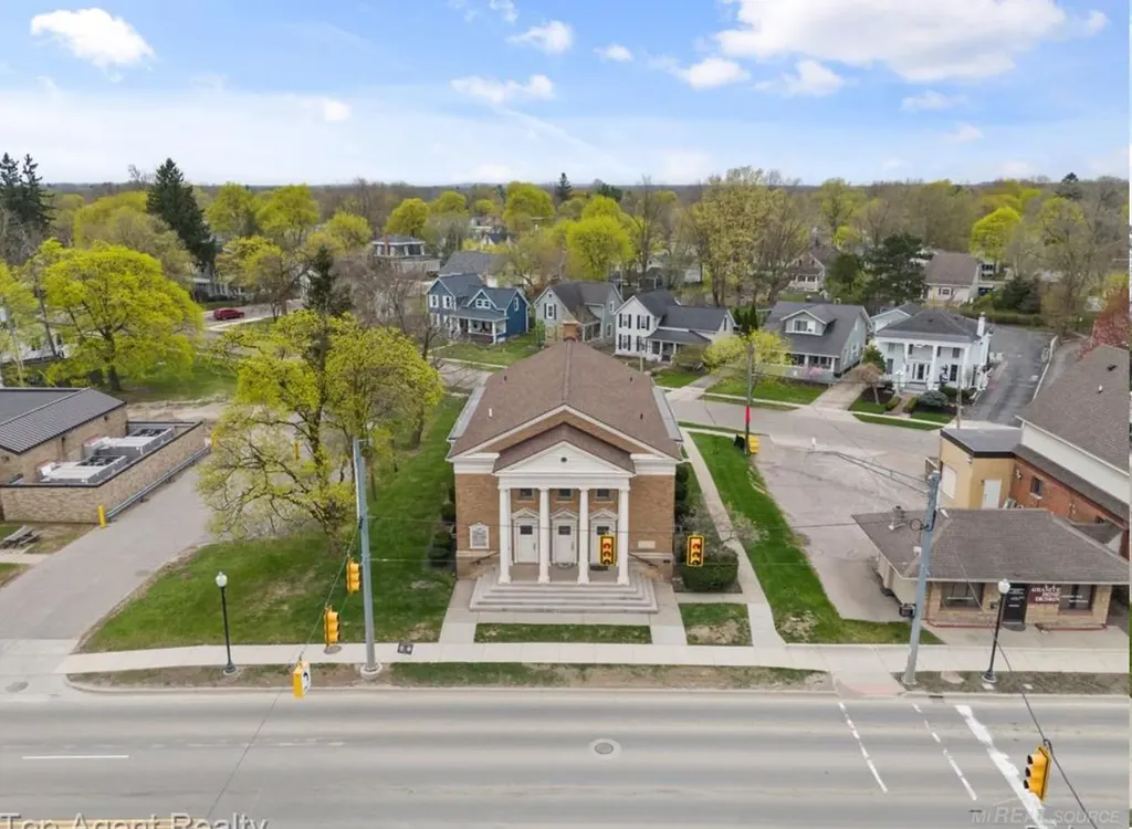 71 S Washington Boulevard Oxford Village MI 48371