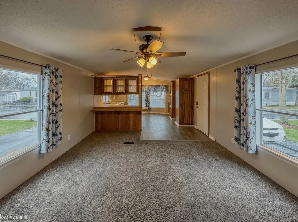 48565 Pineview Drive Shelby Charter Township MI 48317