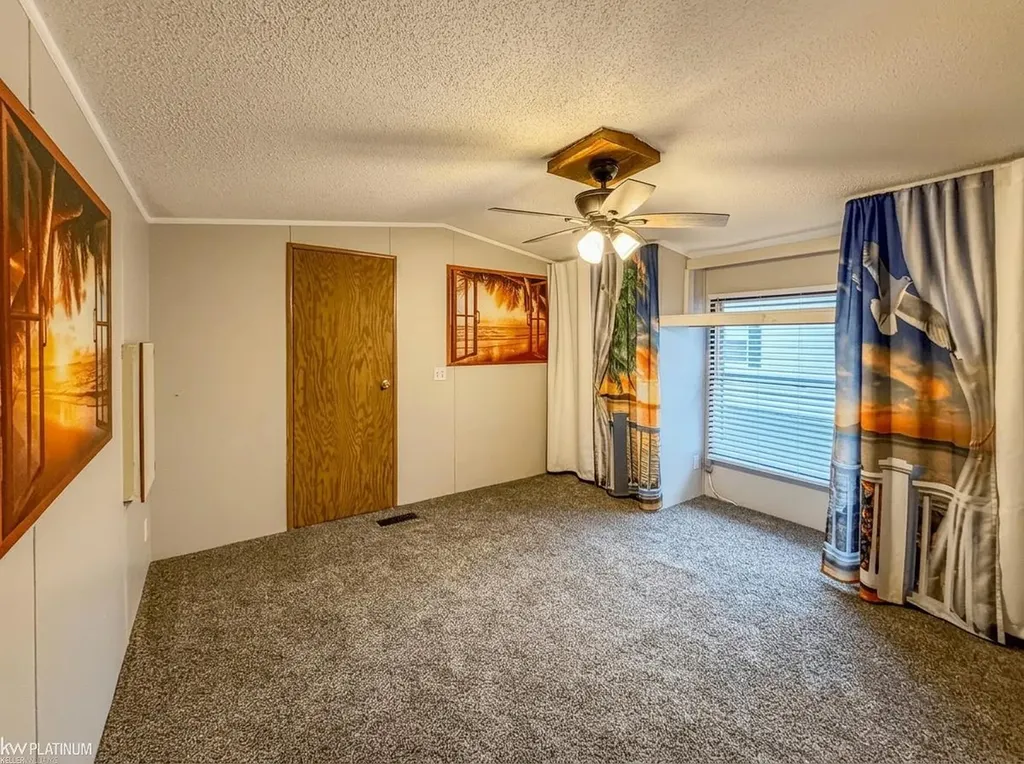 48565 Pineview Drive Shelby Charter Township MI 48317