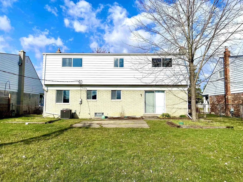 33036 Richard O Drive Sterling Heights City MI 48310