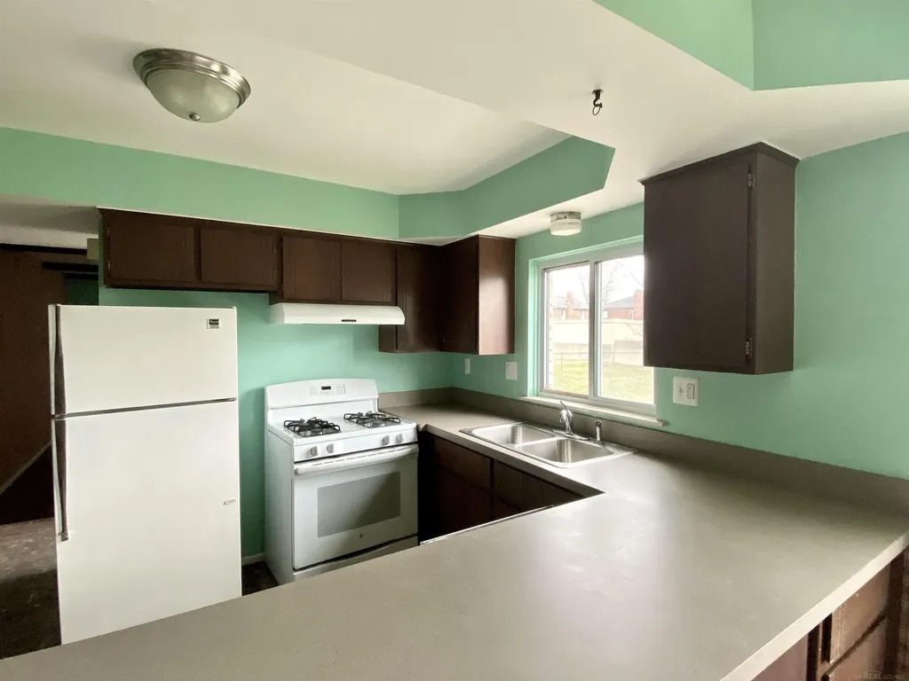 33036 Richard O Drive Sterling Heights City MI 48310