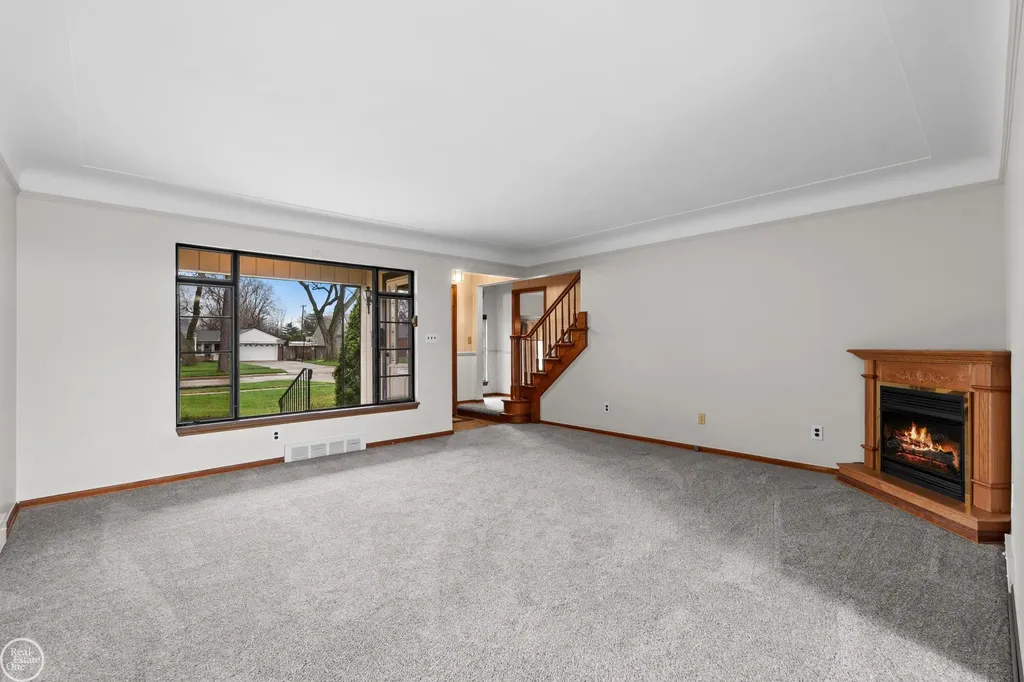 28413 Ruehle Street St. Clair Shores City MI 48081