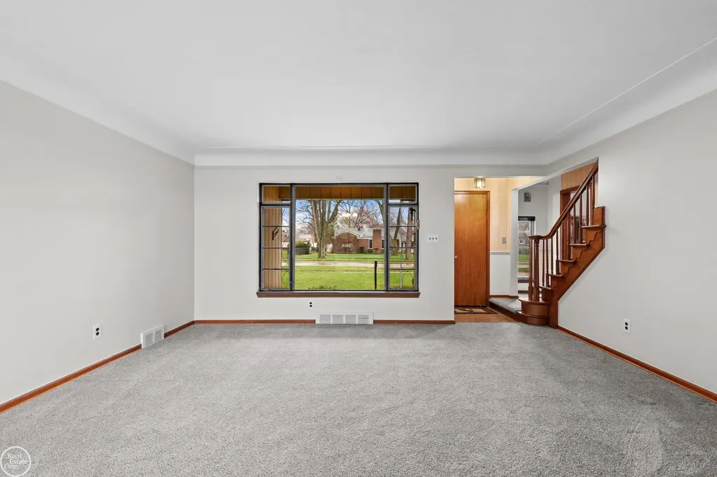 28413 Ruehle Street St. Clair Shores City MI 48081