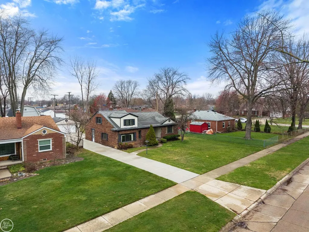 28413 Ruehle Street St. Clair Shores City MI 48081