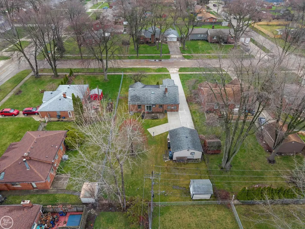 28413 Ruehle Street St. Clair Shores City MI 48081
