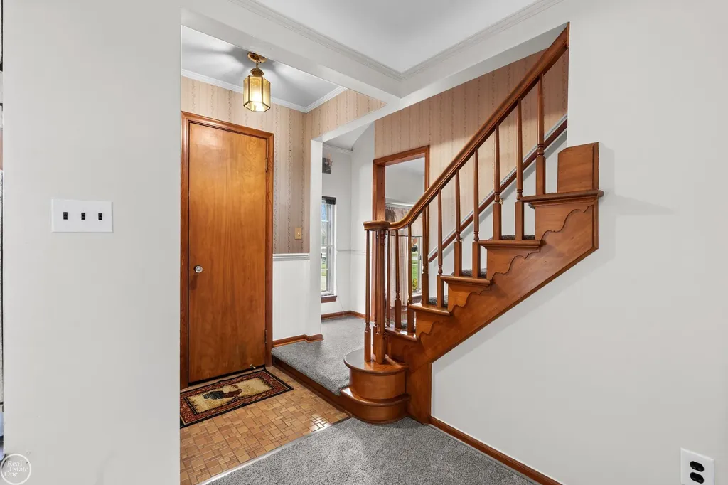 28413 Ruehle Street St. Clair Shores City MI 48081