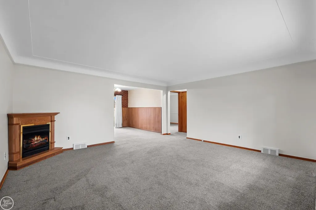 28413 Ruehle Street St. Clair Shores City MI 48081