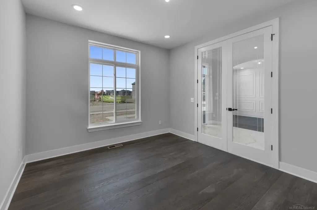 49940 Langford Drive Macomb Township MI 48044