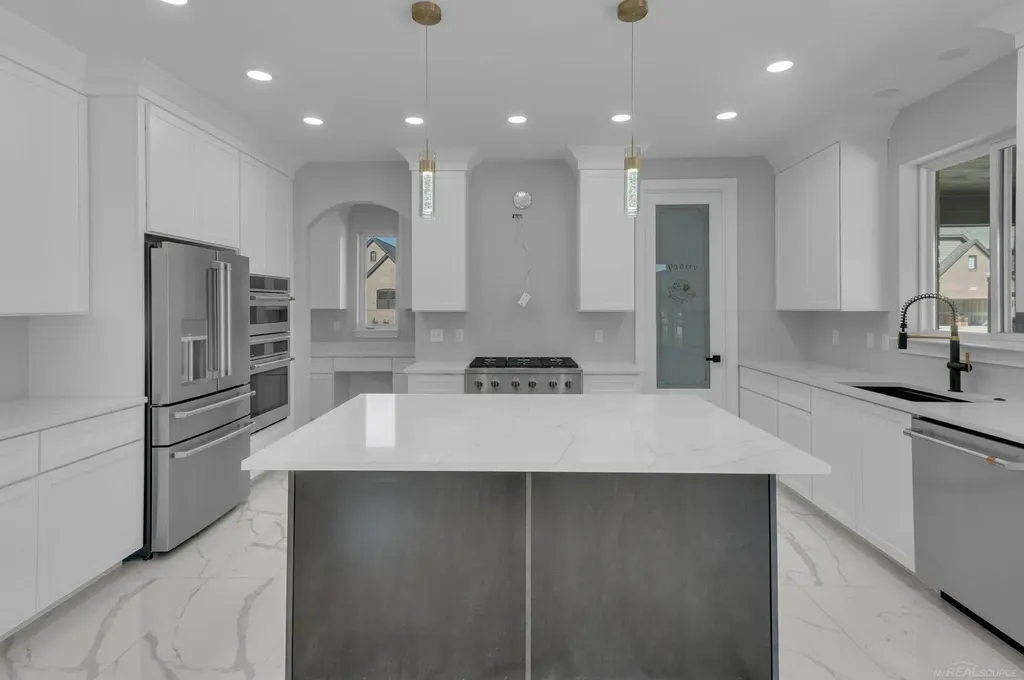 49940 Langford Drive Macomb Township MI 48044