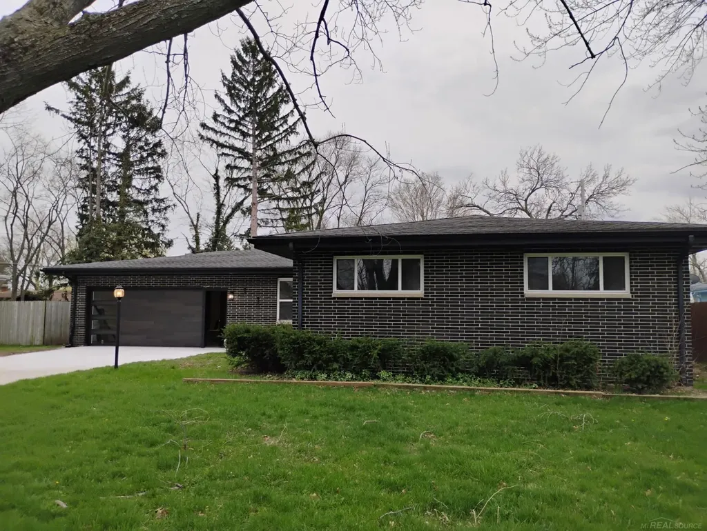 380 Eloise Drive Benton Harbor City MI 49022