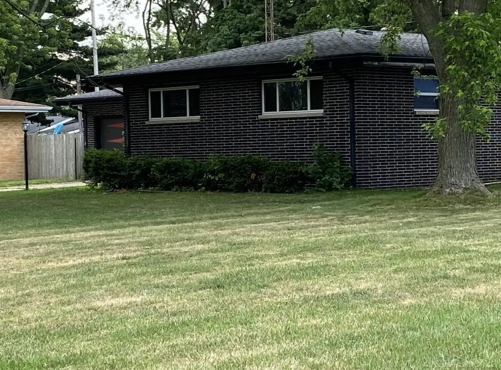 380 Eloise Drive Benton Harbor City MI 49022