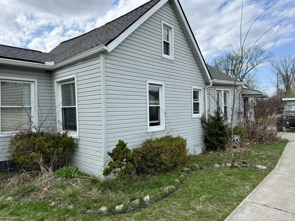 22203 Masonic Boulevard St. Clair Shores City MI 48082