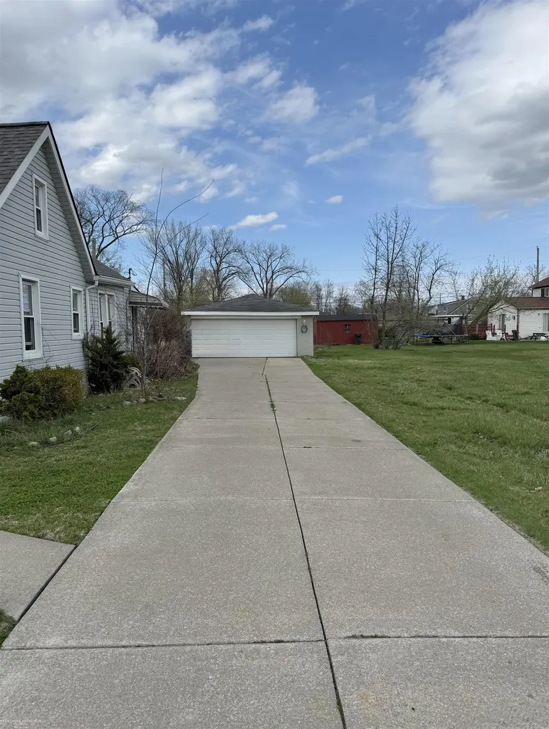 22203 Masonic Boulevard St. Clair Shores City MI 48082