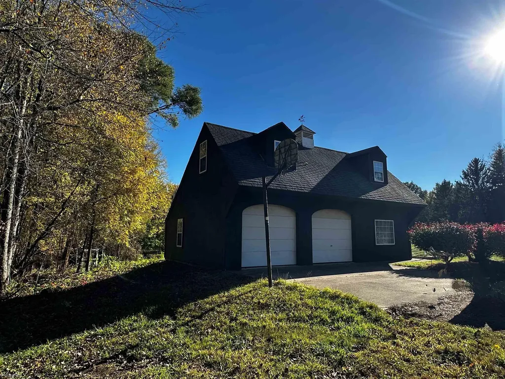 6760 Hunters Creek Road Imlay City City MI 48444