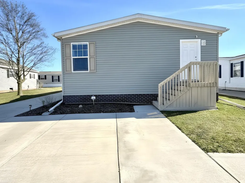 33200 Sumac Court Lenox Township MI 48048