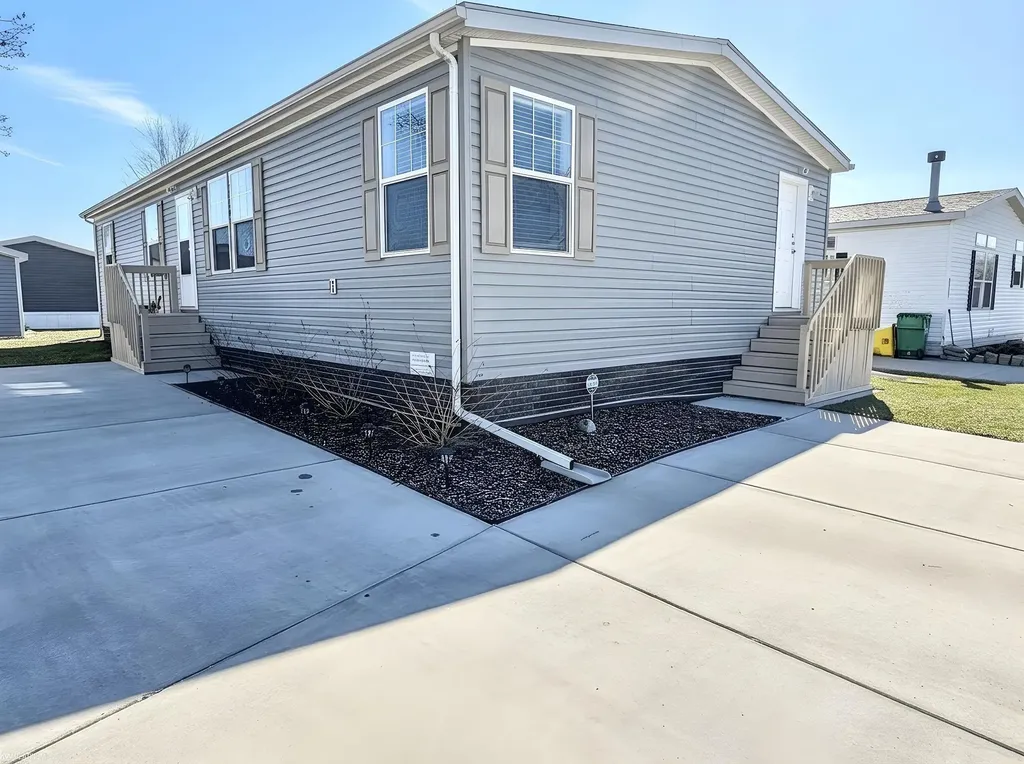 33200 Sumac Court Lenox Township MI 48048